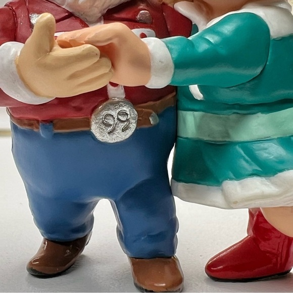 Hallmark Keepsake Ornament 1999 The Clauses on Vacation #3 in Collector's Series - Picture 6 of 8